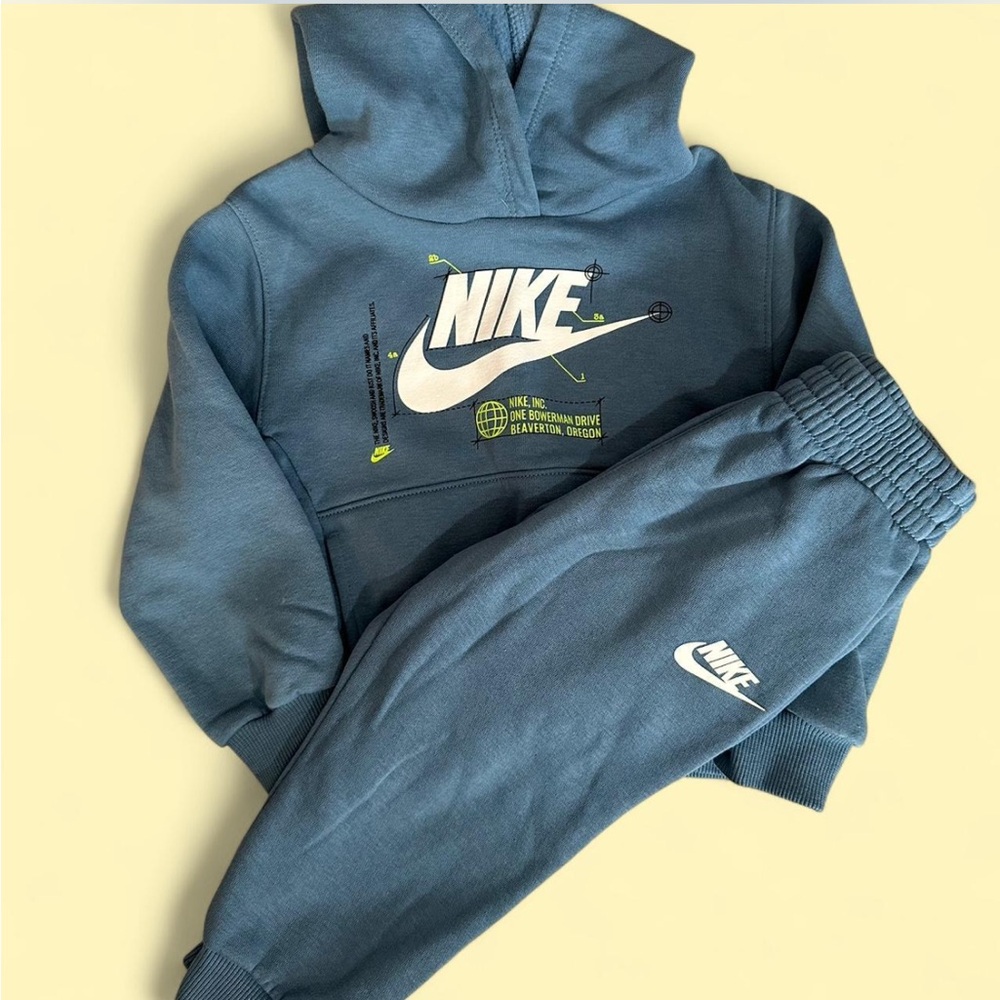 Nike Teal Hoodie and Sweatpants Set